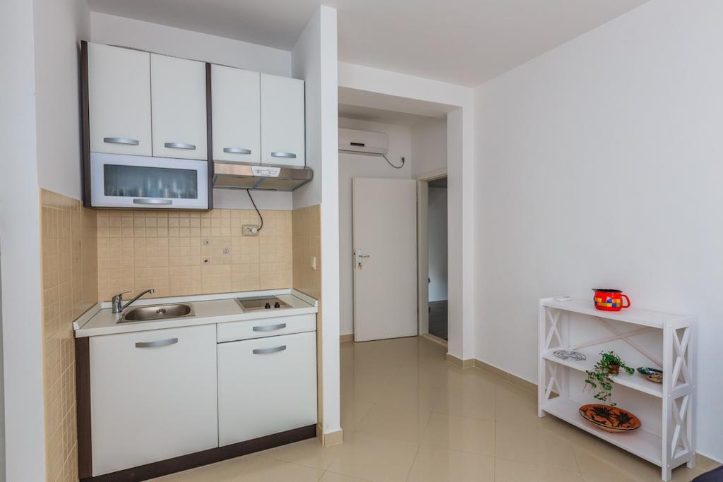 Apartments Rogulj Rogoznica  Rum bild